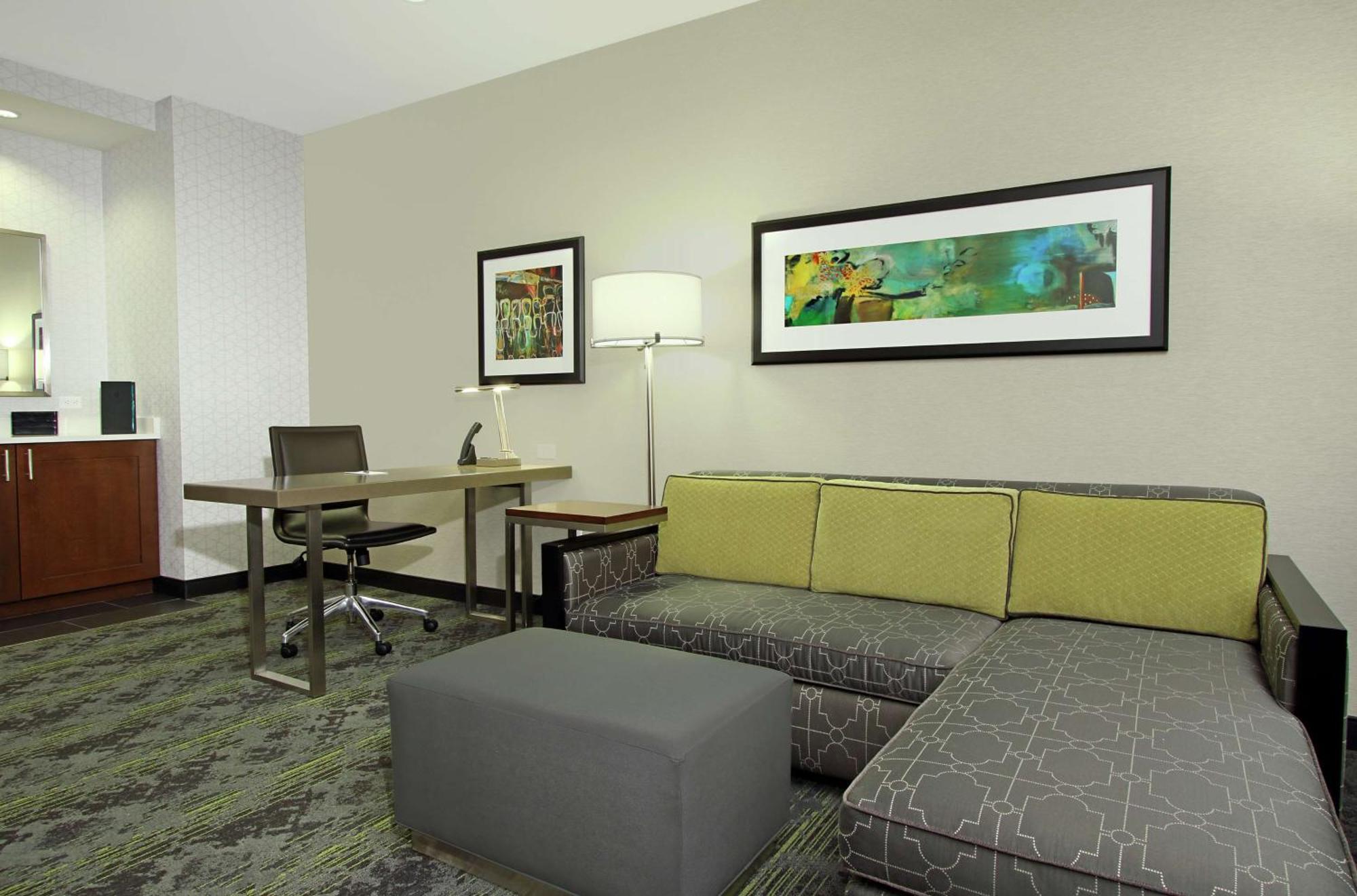 Queen Suite Two Queen Beds