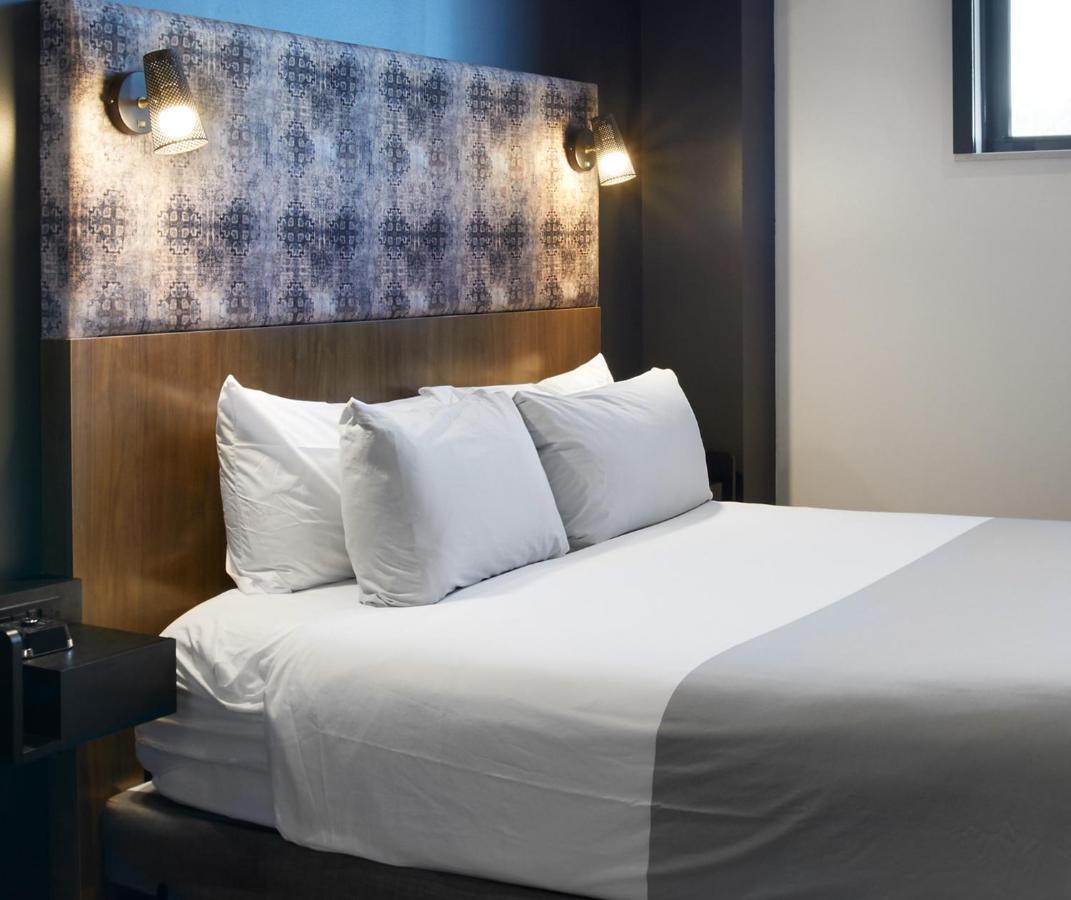 1 King Bed, Micro Room, Non-Smoking