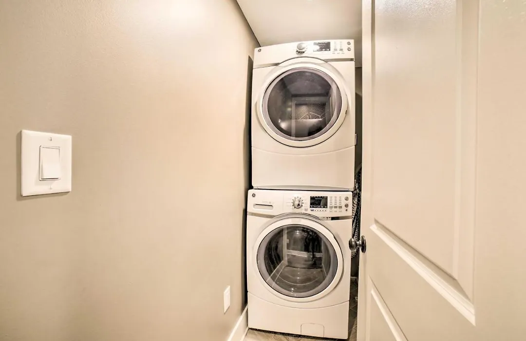 Pittsburgh Home: Walkable Location!-1