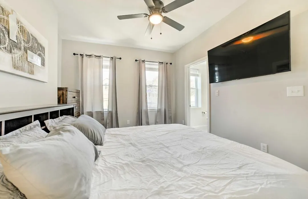 Pittsburgh Townhome: 1 Mi To Downtown-1