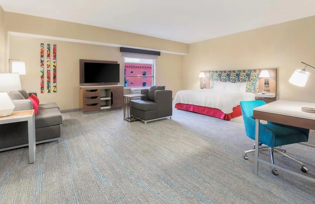 Hampton Inn & Suites Pittsburgh Downtown-1