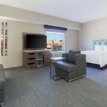 Hampton Inn & Suites Pittsburgh Downtown-2